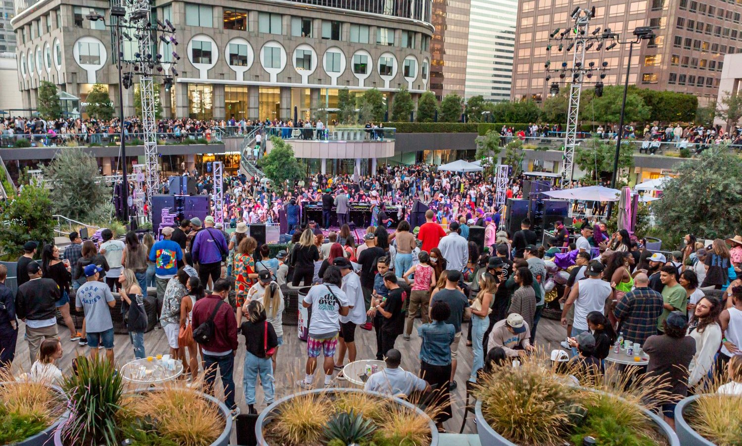 Grand Performances: Voices in Harmony, featuring the Gay Men's Chorus of Los Angeles