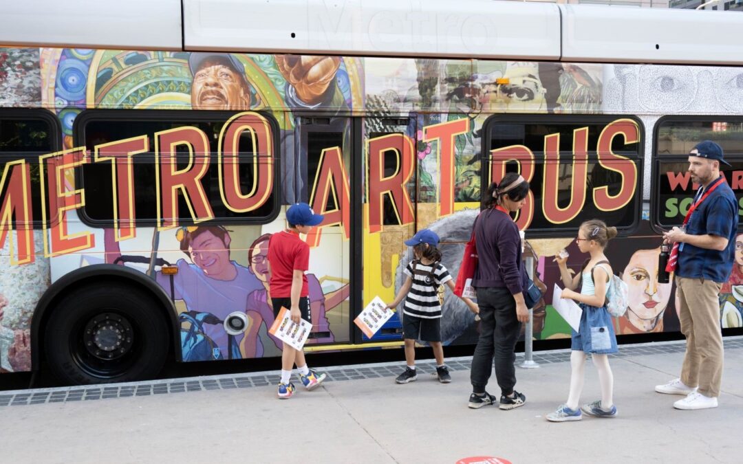 Metro Art: Metro Art Bus