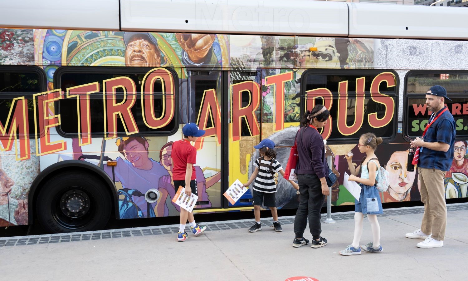 Metro Art: Metro Art Bus